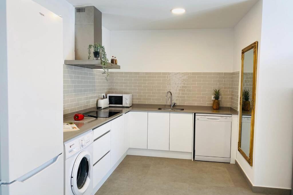 70 M2, Apartamento Cerca De La Playa, Apto Minusvalidos. Roses Exterior foto