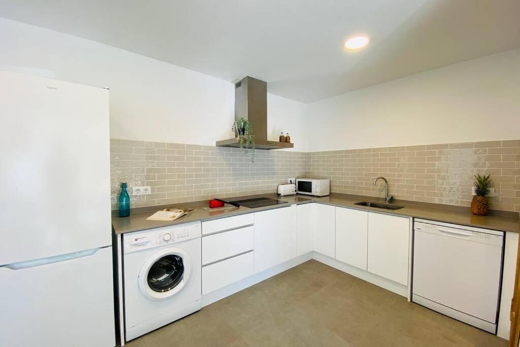 70 M2, Apartamento Cerca De La Playa, Apto Minusvalidos. Roses Exterior foto